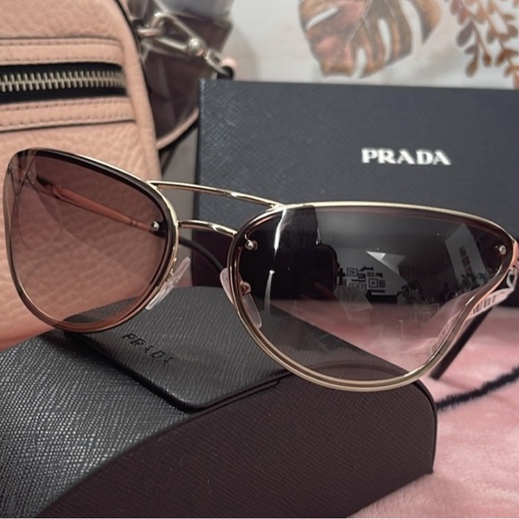 Prada’s Gold Butterfly Cat Eye Sunglasses SPR74V WITHOUT BOX - Picture 2 of 11